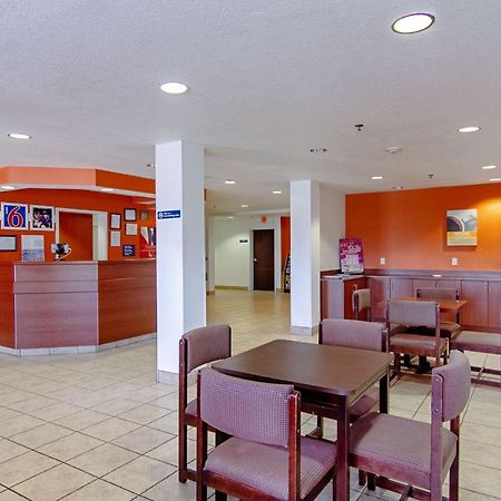 Americas Best Value Inn & Suites Brunswick Exterior photo