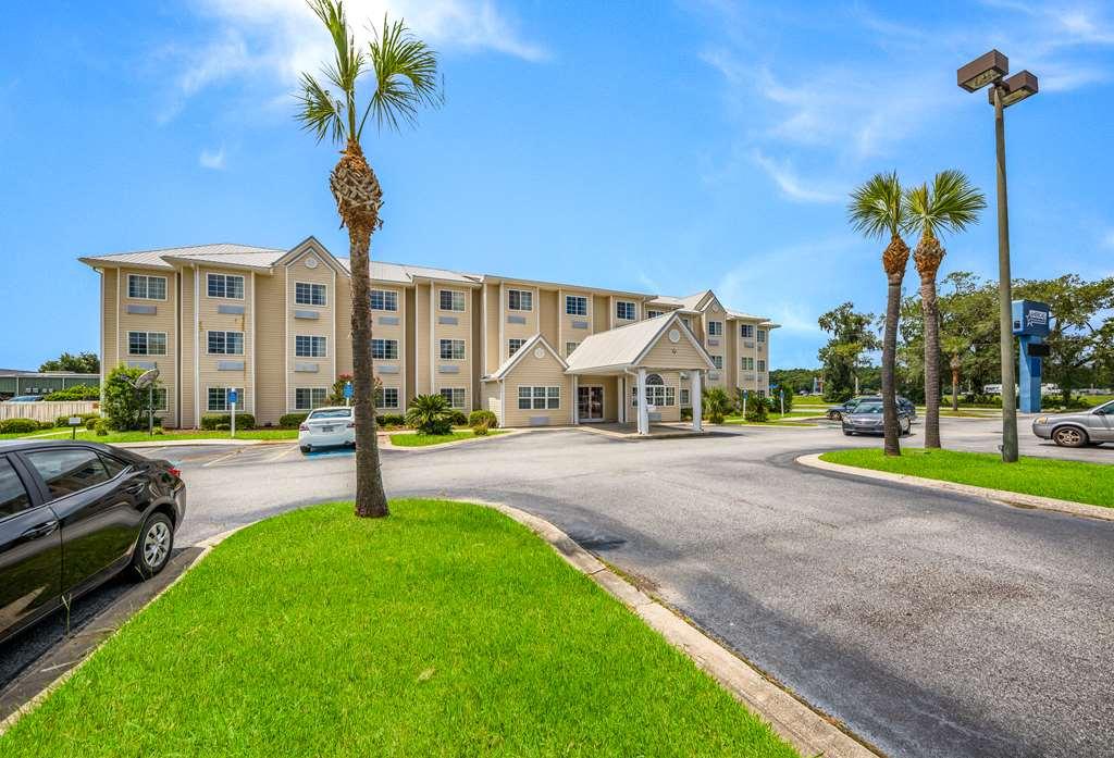 Americas Best Value Inn & Suites Brunswick Exterior photo