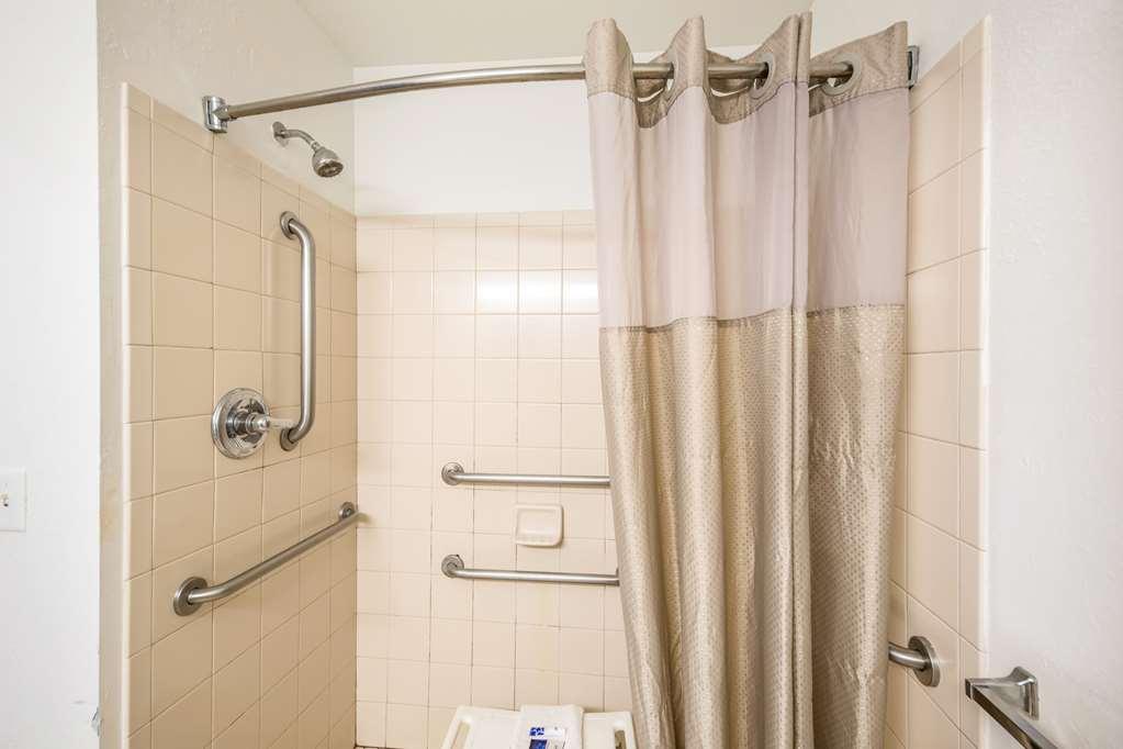 Americas Best Value Inn & Suites Brunswick Room photo