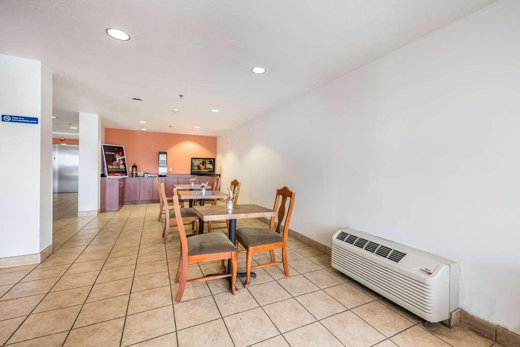 Americas Best Value Inn & Suites Brunswick Interior photo