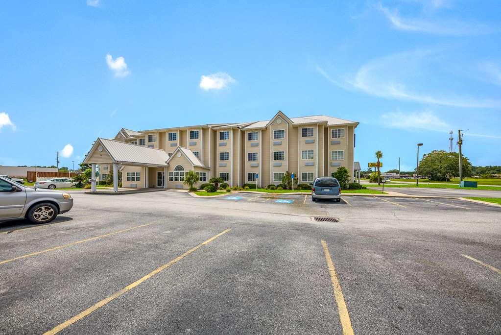 Americas Best Value Inn & Suites Brunswick Exterior photo