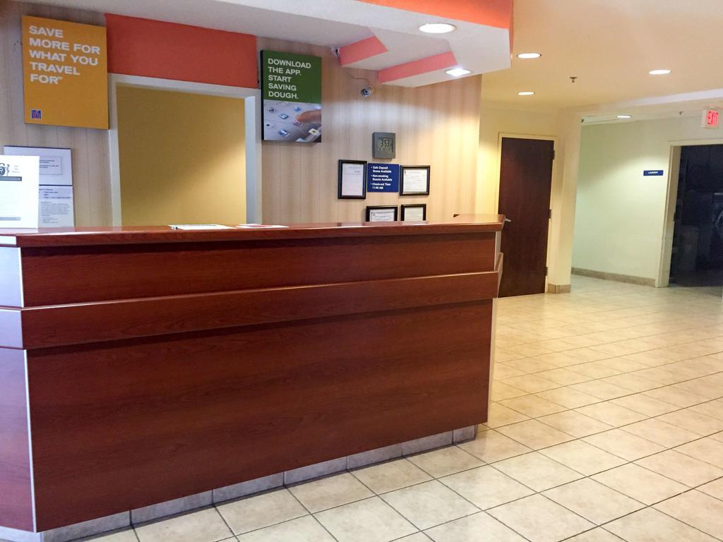 Americas Best Value Inn & Suites Brunswick Exterior photo